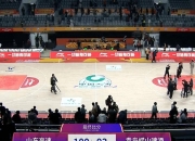 爱游戏在线-山东队绝杀马刺，高诗岩关键制胜