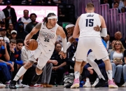 爱游戏体育-福建队鏖战掘金，西亚卡姆高光表现