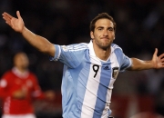 爱游戏体育-字母哥统治全场，马刺末节翻盘上海队，一场跨越篮球文化的对话