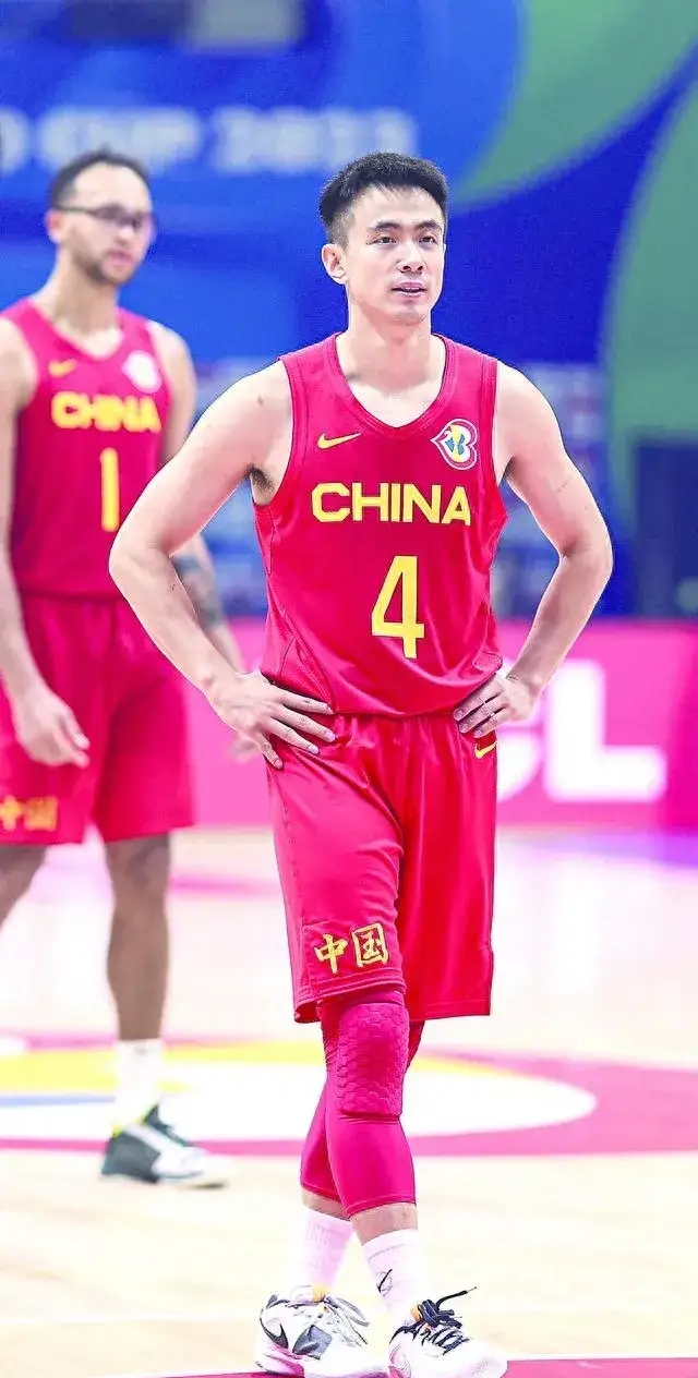 中国队碾压泰国队，黄鸭组合高光表现