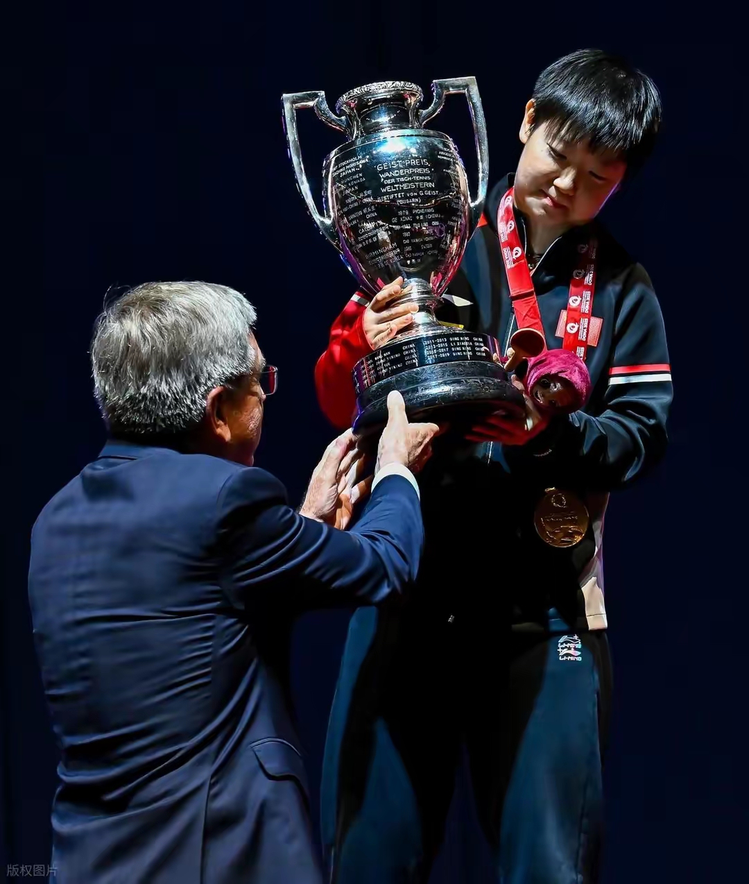 中国乒乓球队逆转波兰乒乓球队,马龙关键制胜 中国乒乓球队逆转波兰乒乓球队,马龙关键制胜