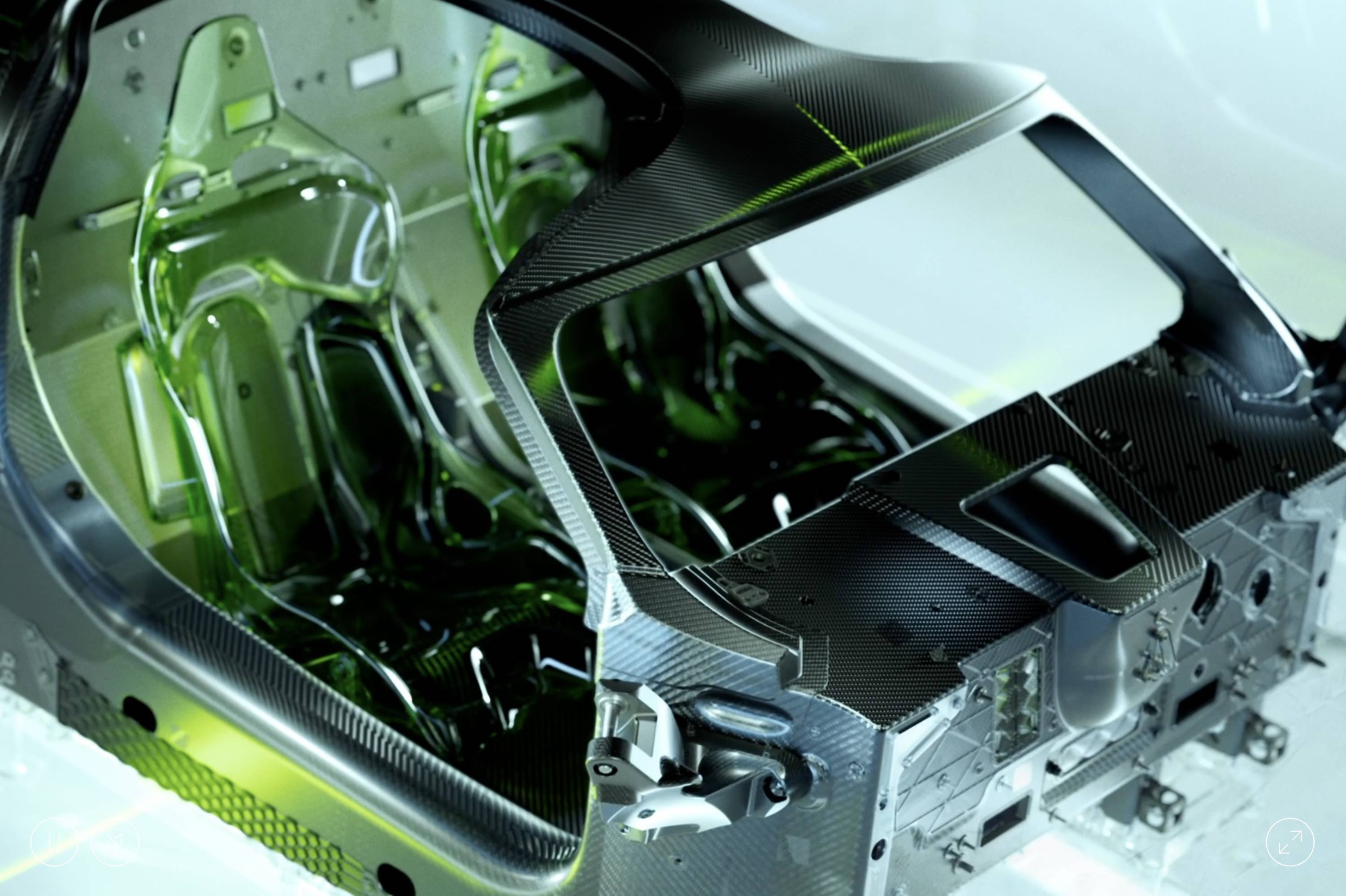 阿斯顿马丁逆转威廉姆斯,皮亚斯特里惊艳四座 阿斯顿马丁逆转威廉姆斯,皮亚斯特里惊艳四座