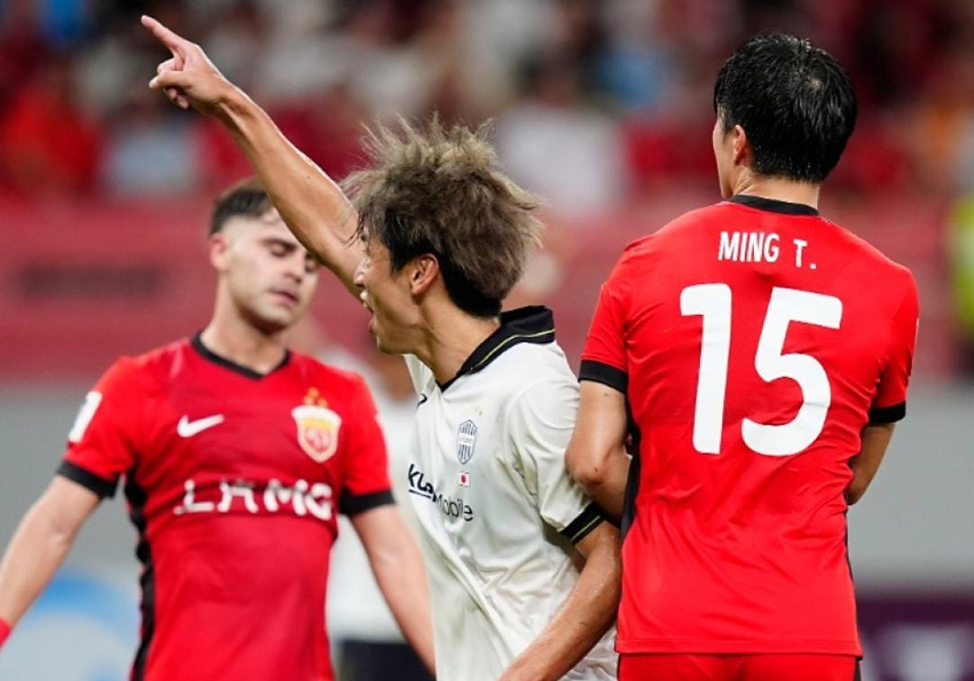 亚洲球队在精彩争斗中获得亚冠赛场胜利