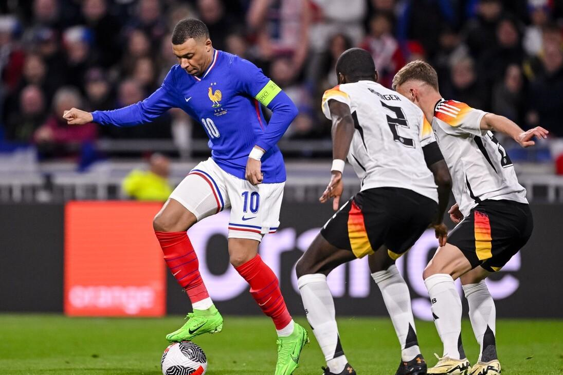 英格兰险胜巴黎，萨内统治全场