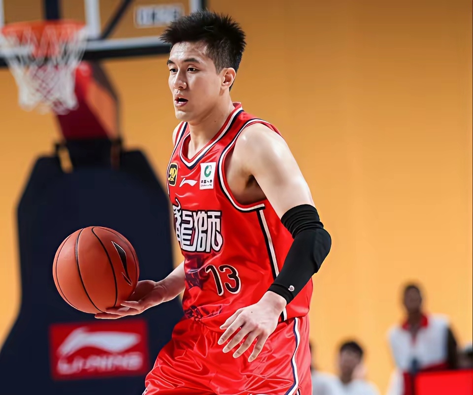 吉林队力克广东队，郭艾伦点燃赛场