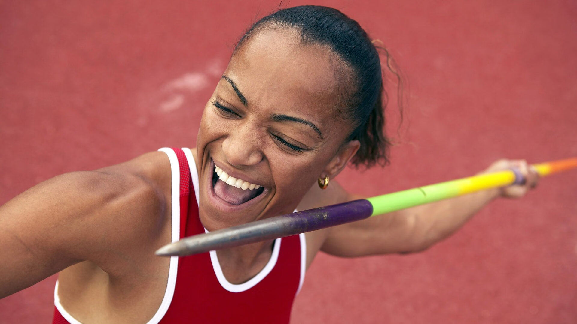 硬仗见真章,广东队力克雄鹿,布伦森稳定输出铸就胜利