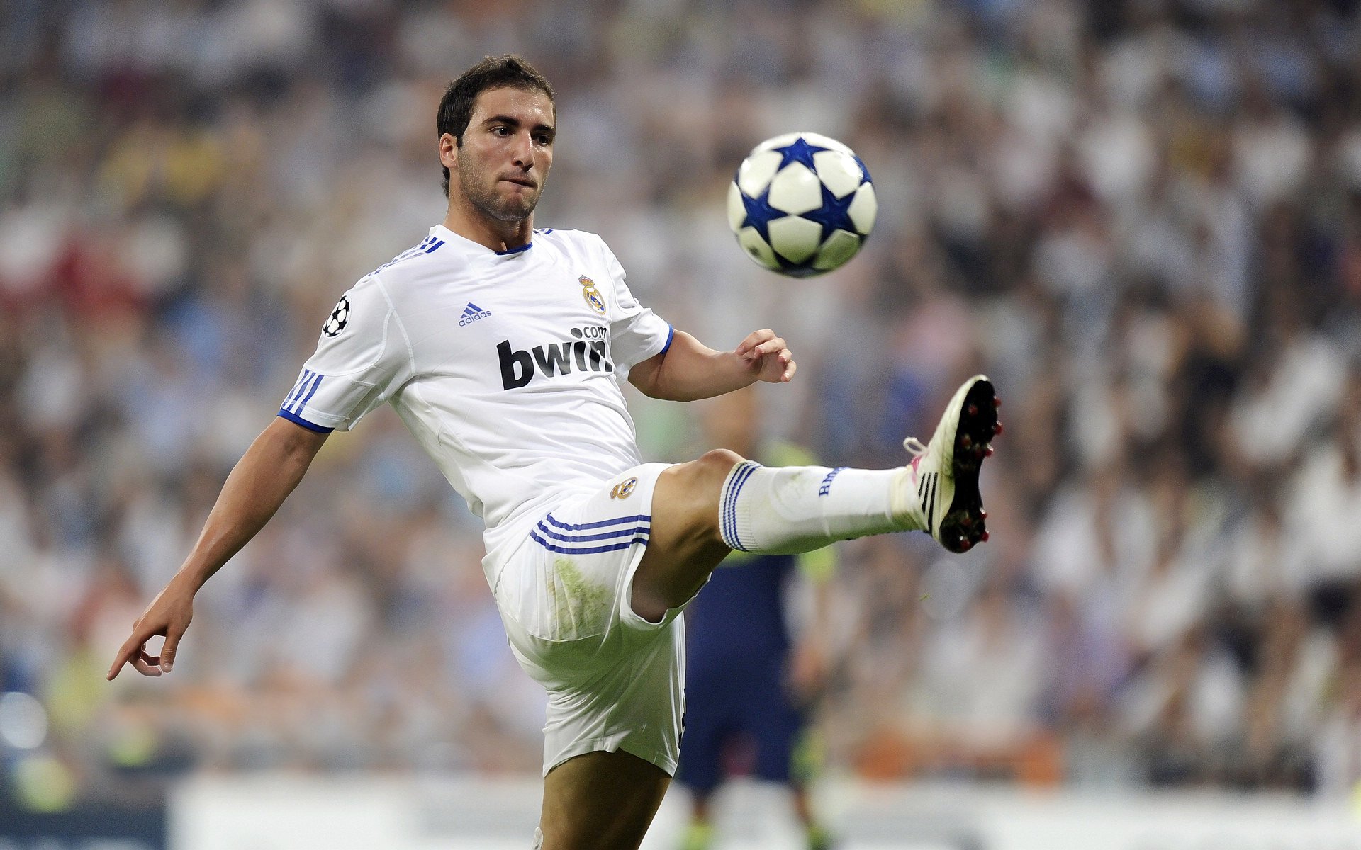 教科书般的攻防表现，小贾伦率国王血拼湖人